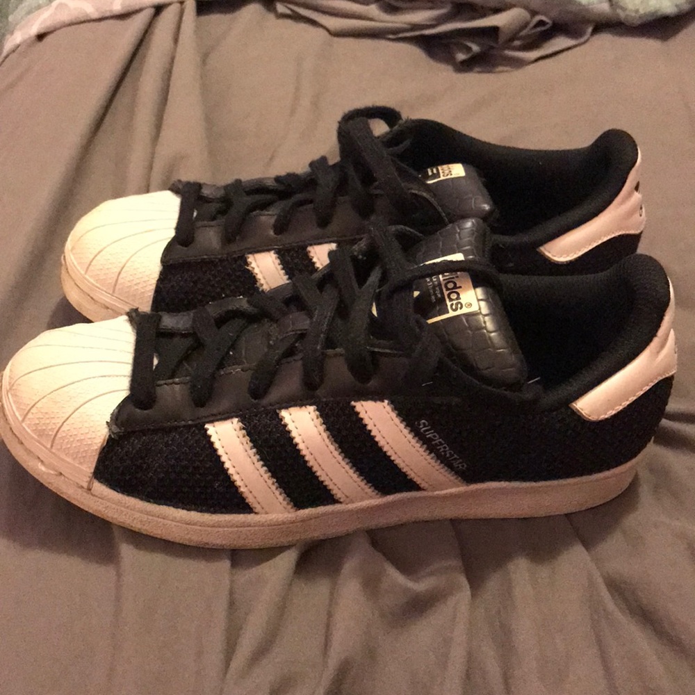 Black adidas superstars